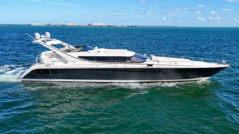 Zooom Yacht Photos Pics 