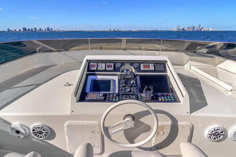 Zooom Yacht Photos Pics 