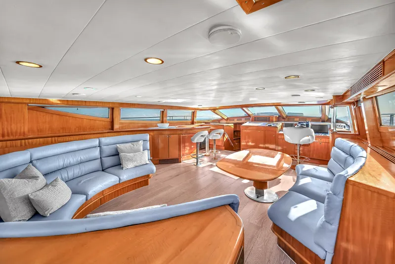 Zooom Yacht Photos Pics 