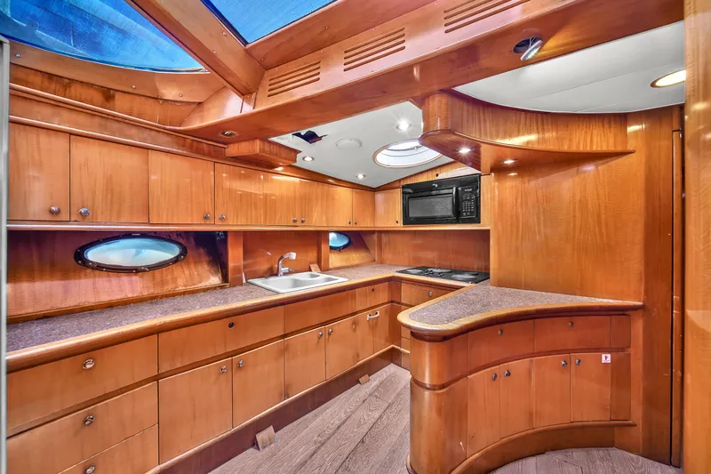 Zooom Yacht Photos Pics 