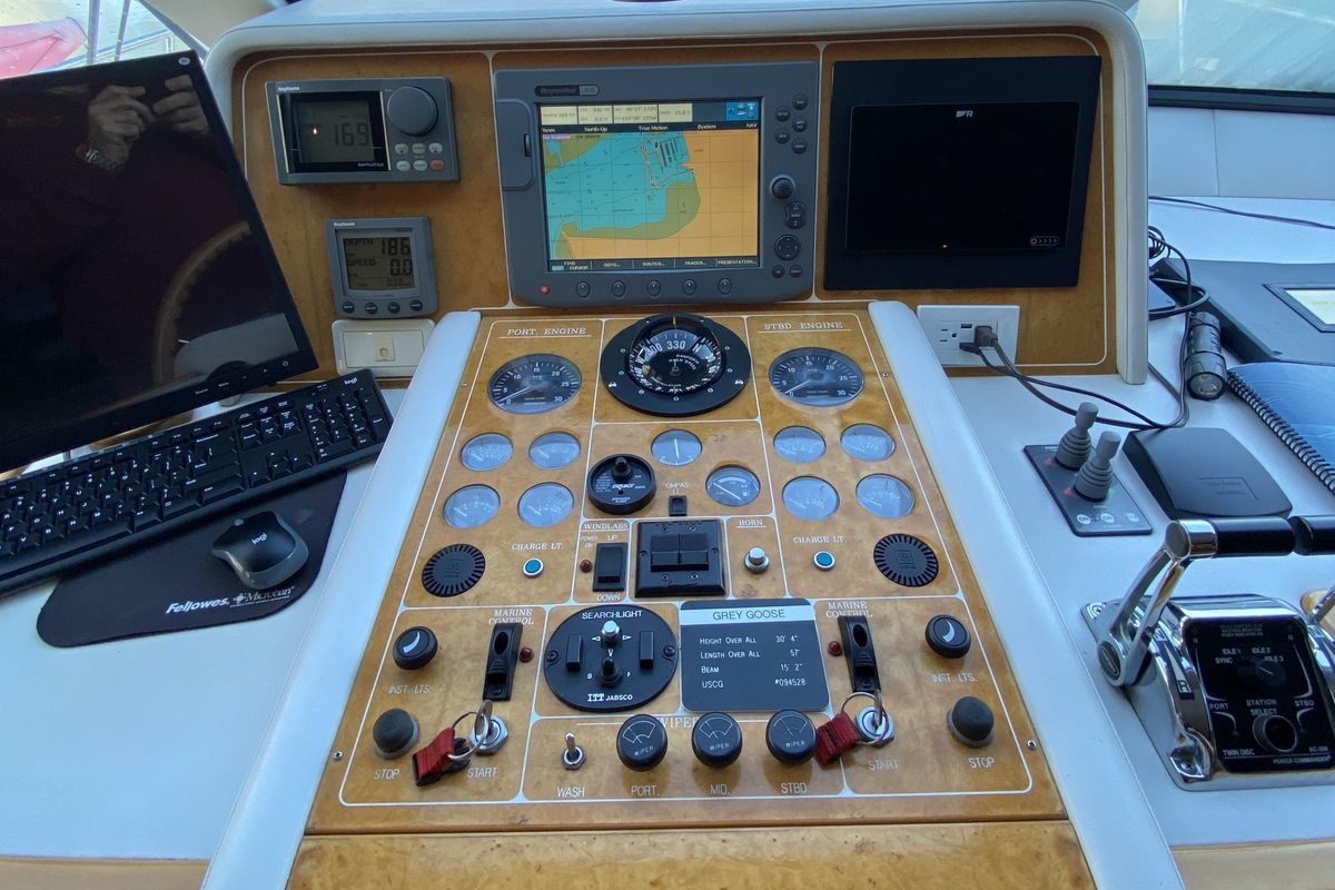 2000 Compass 57 