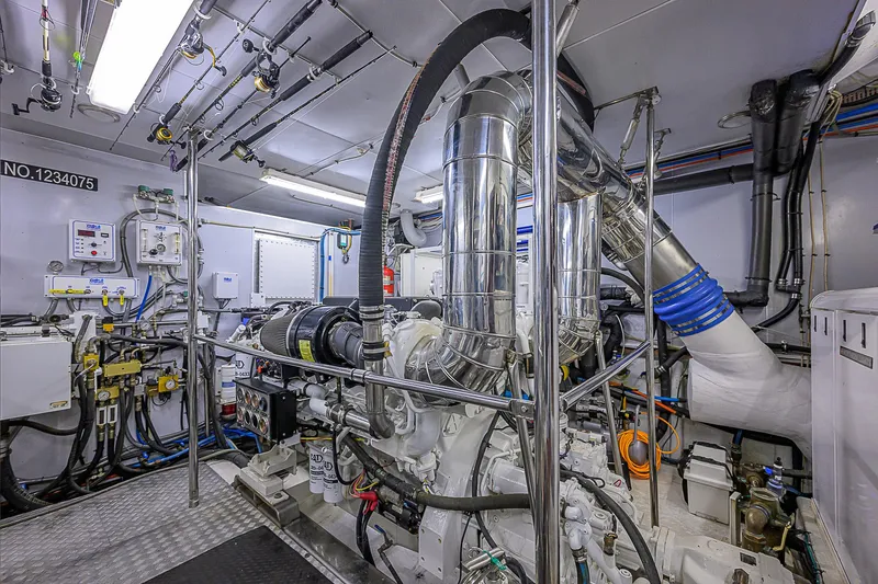 Scott Free Yacht Photos Pics 