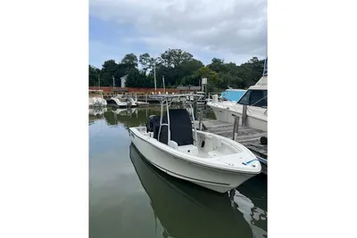 Mako 214 Center Console