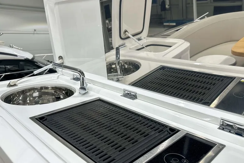 F45021 Yacht Photos Pics Luxury yacht Princess F45 2021 with sleek outdoor kitchen and modern amenities.