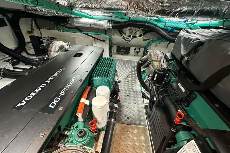 F45021 Yacht Photos Pics Engine room of 2021 Princess F45 yacht with Volvo Penta D6-IPS650 engine.