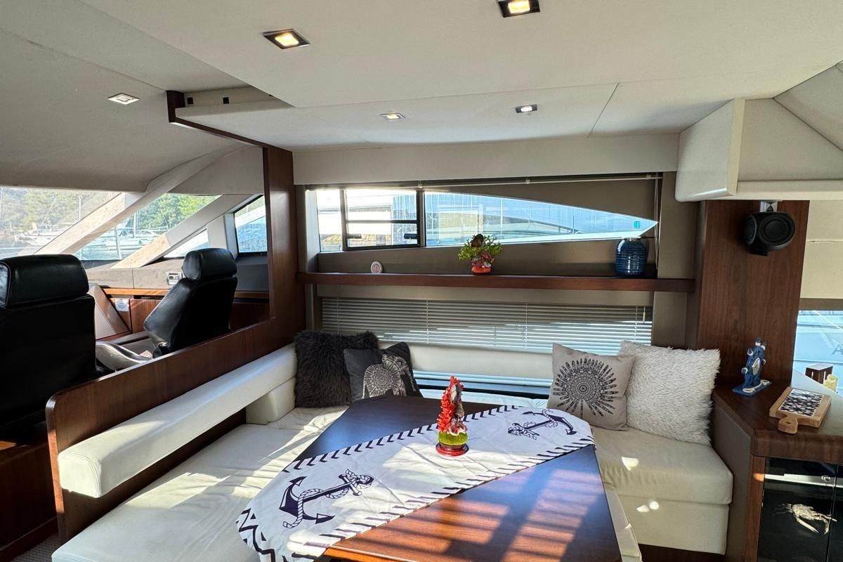 2013 Fairline 61 
