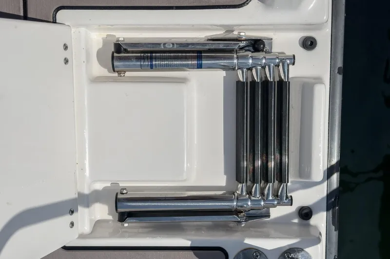 Sea Horse Yacht Photos Pics Foldable ladder on 2023 Cutwater 288 Coupe LE boat deck.