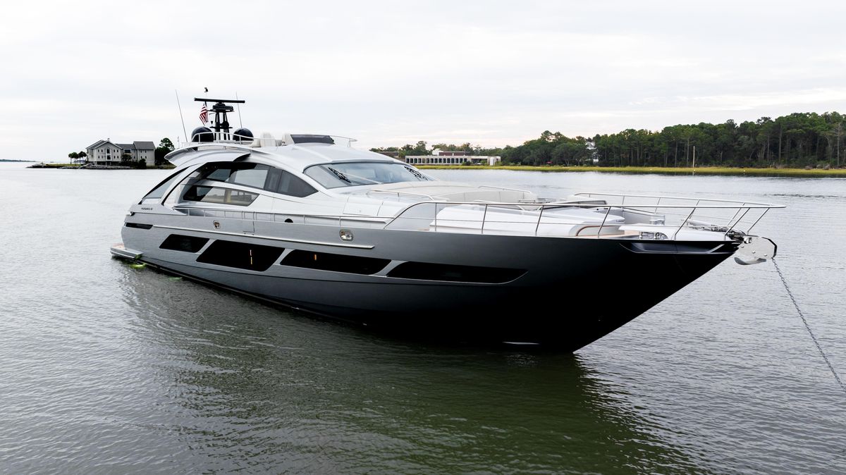 2022 Pershing 92 