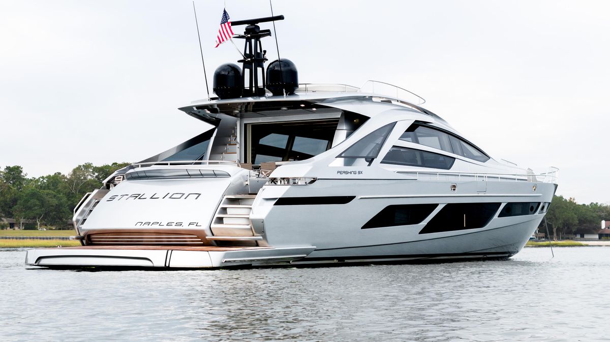 2022 Pershing 92 
