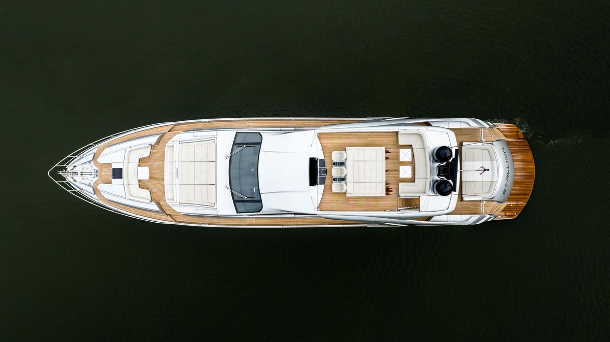 2022 Pershing 92 