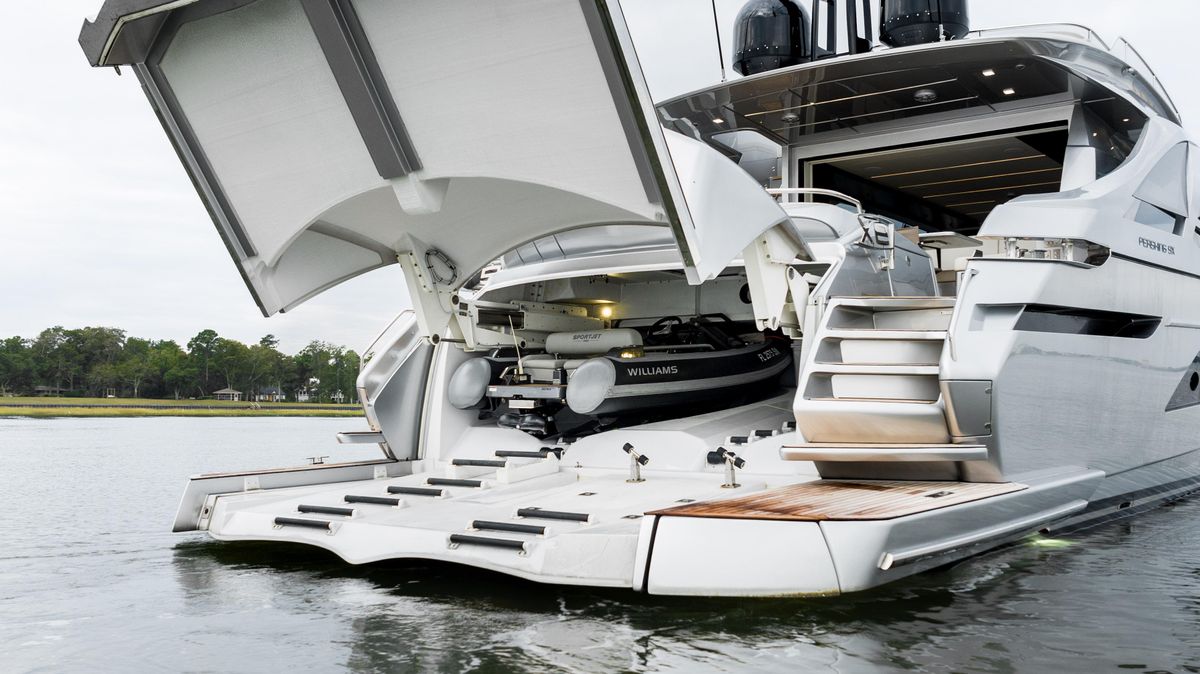 2022 Pershing 92 