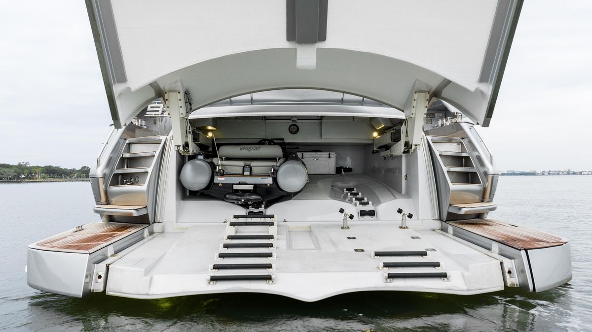2022 Pershing 92 