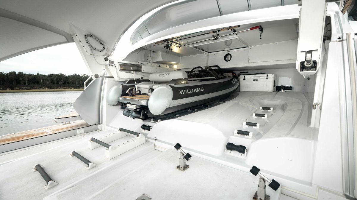 2022 Pershing 92 