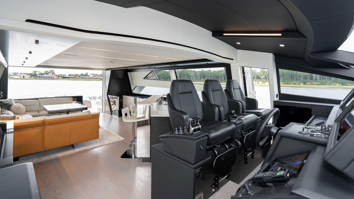 2022 Pershing 92 