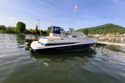 2000 Maxum 2100 SC