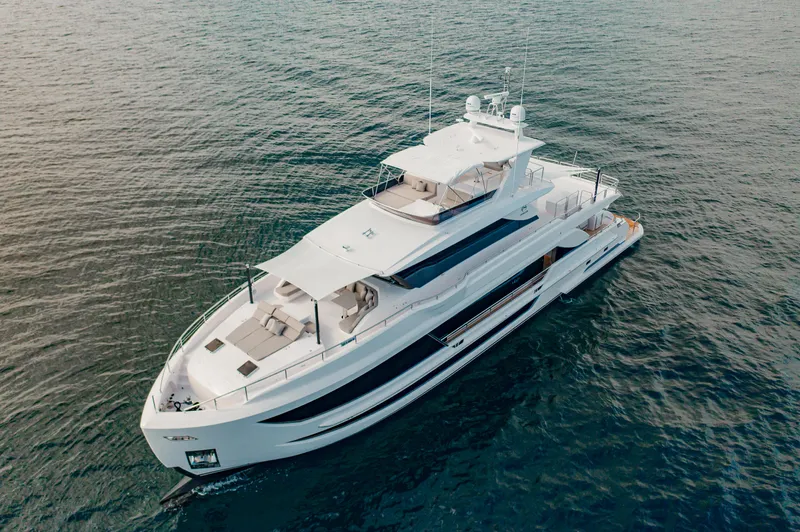 Fd100-908 - In Production Yacht Photos Pics Exterior Profile *Sistership*