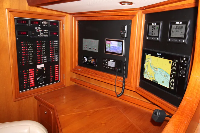 Challenger Yacht Photos Pics 