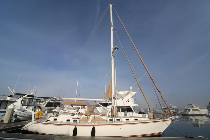 Challenger Yacht Photos Pics 