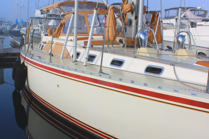 Challenger Yacht Photos Pics 