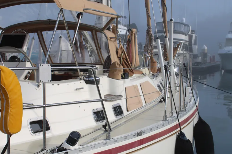 Challenger Yacht Photos Pics 