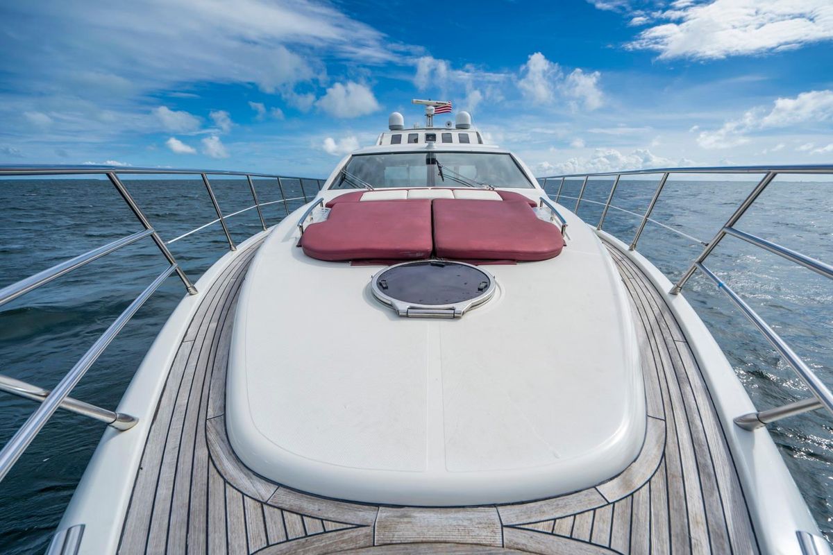 2007 Azimut 68 