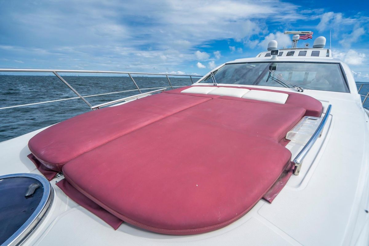 2007 Azimut 68 