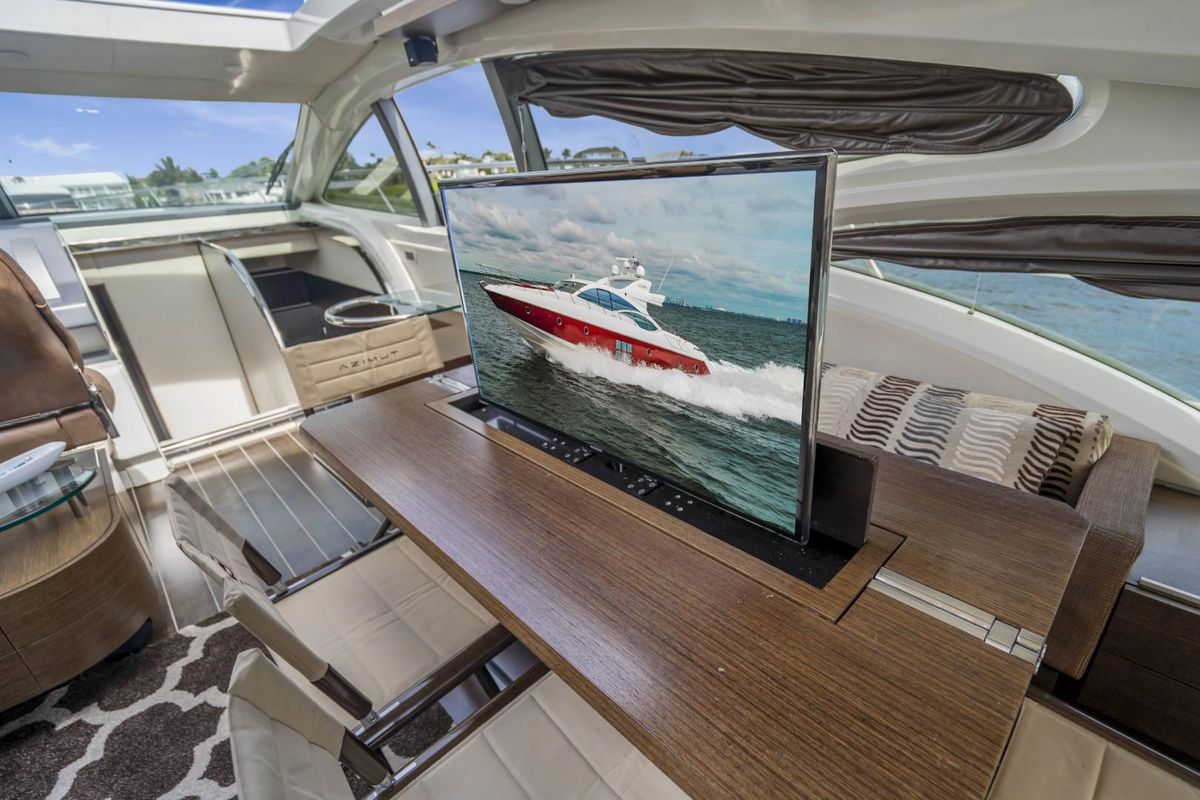 2007 Azimut 68 