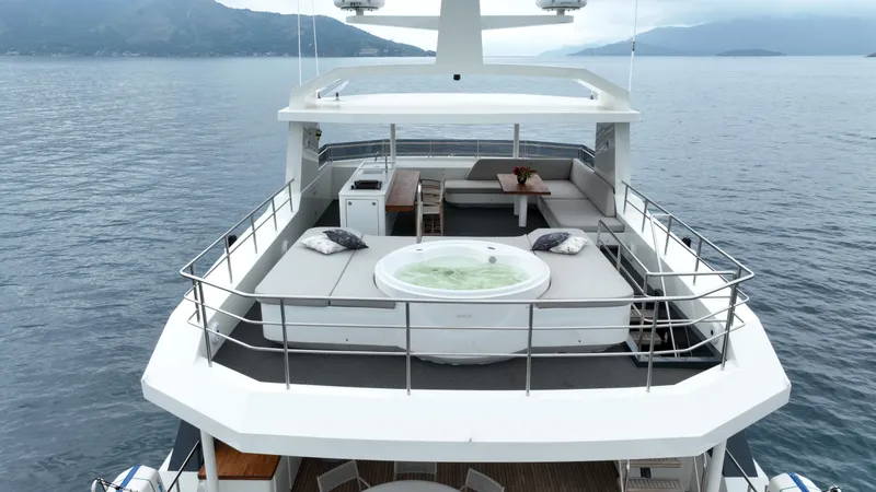 Waikiki Yacht Photos Pics 