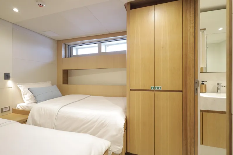 Waikiki Yacht Photos Pics 