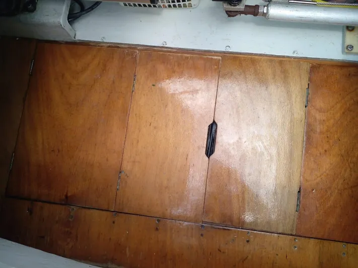 Sandstar Yacht Photos Pics Wooden floor panel on a 2009 Lagoon 500 yacht.