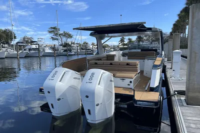 Aviara AV40 Outboard
