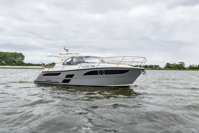 2023 Marex 310 Sun Cruiser