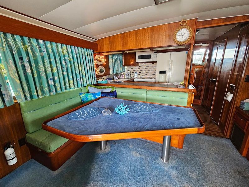 1975 Hatteras 58 LRC