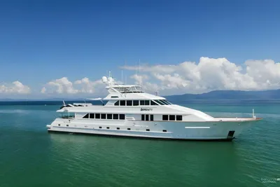 1993 Flagship 122'