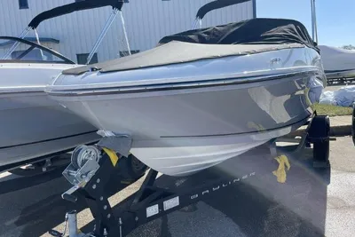 Bayliner VR5 Bowrider I/O