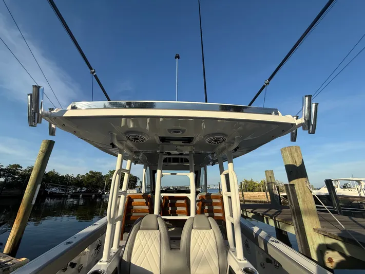  Yacht Photos Pics 2026 EVERGLADES 375 CC - Image 50