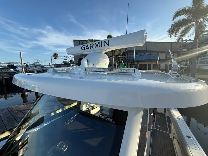  Yacht Photos Pics 2026 EVERGLADES 375 CC - Image 58
