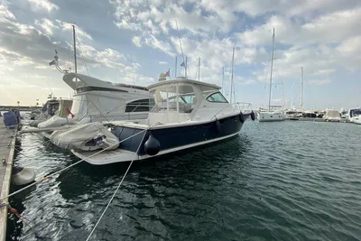 Tiara Yachts 42