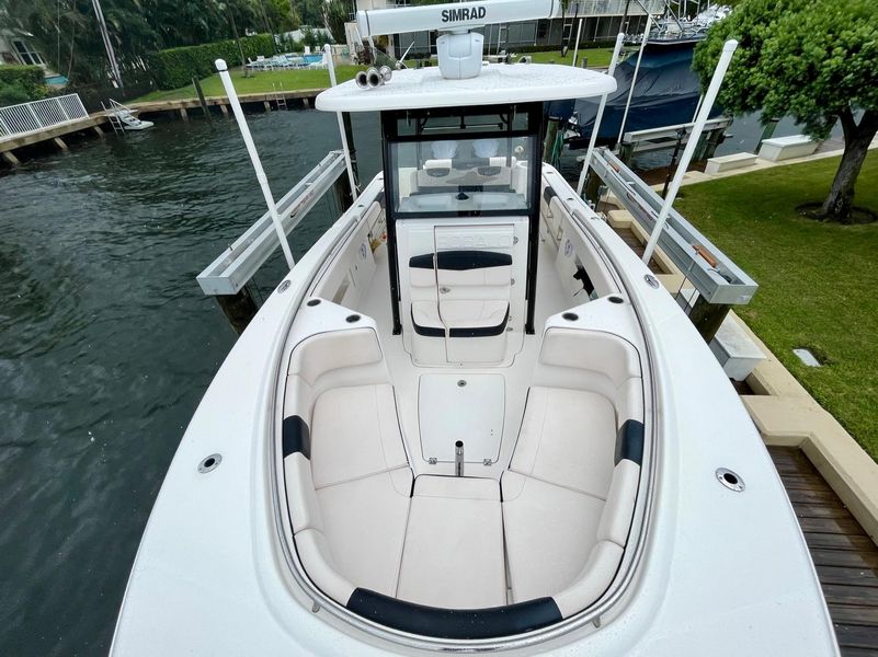 2017 Robalo R302