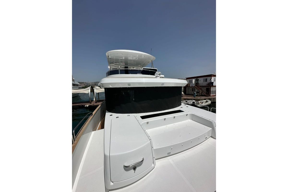 2022 Sirena 60 