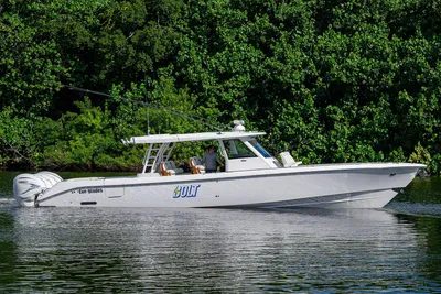 Everglades 455 Center Console