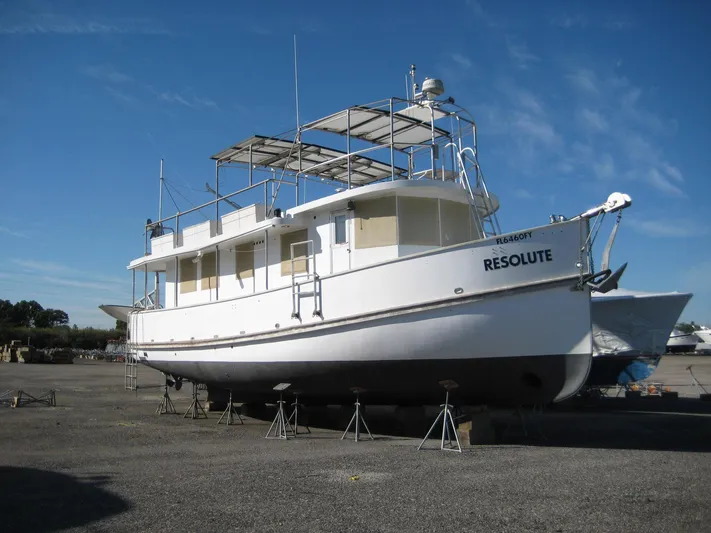 Resolute Yacht Photos Pics 