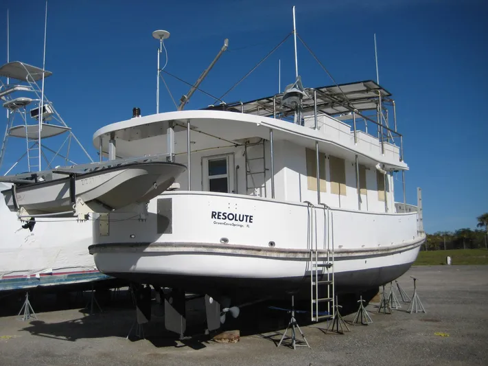 Resolute Yacht Photos Pics 
