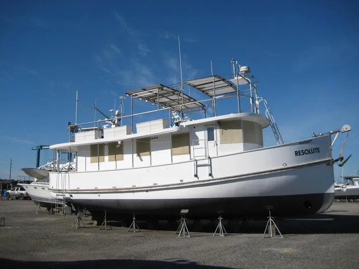 Resolute Yacht Photos Pics 