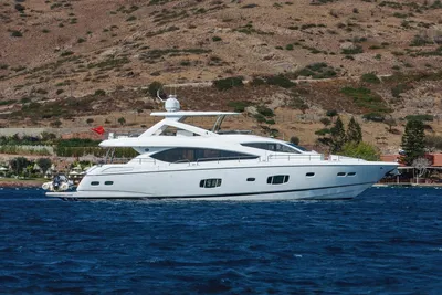 Sunseeker 88 Yacht