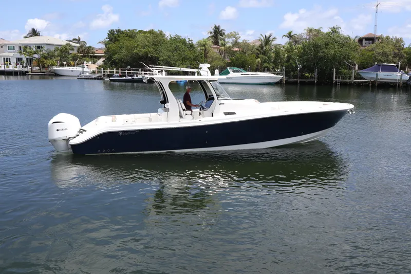 Water Gunn Yacht Photos Pics 37' Edgewater 370 CC-