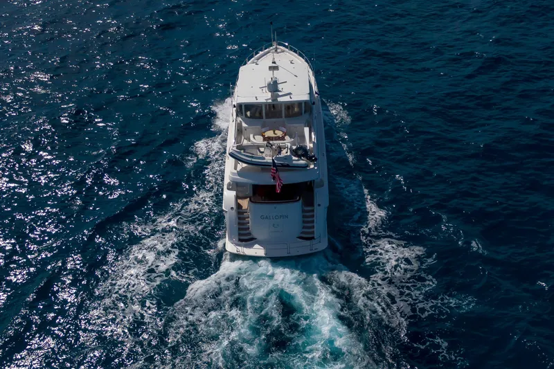 Gallopin Yacht Photos Pics Hatteras 80 Gallopin- Stern View