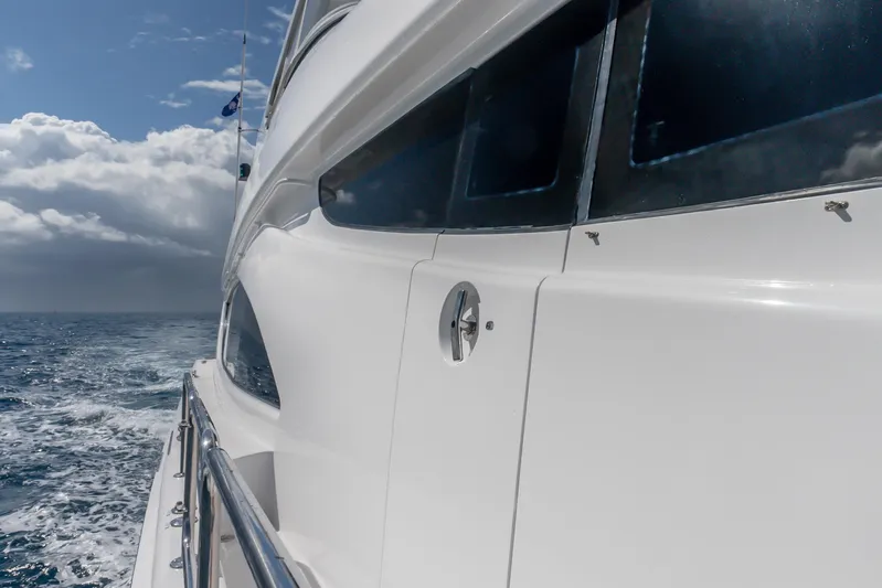 Gallopin Yacht Photos Pics Hatteras 80 Gallopin- Portside