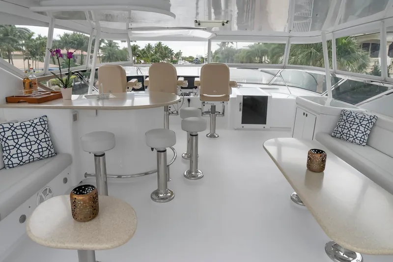 Gallopin Yacht Photos Pics Hatteras 80 Gallopin- Flybridge