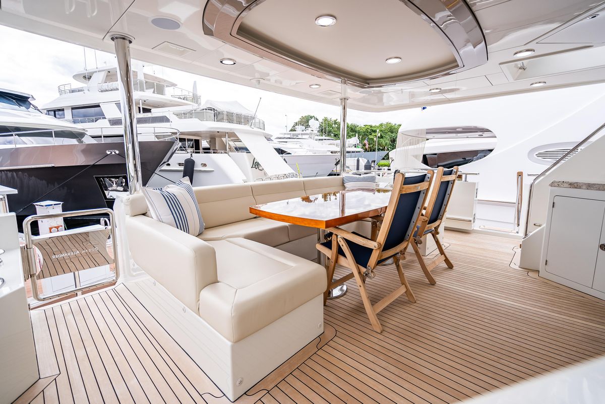2018 Ocean Alexander 85 
